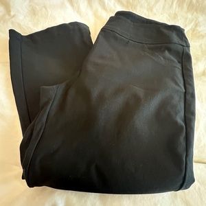 TRIBAL brand black capris size 10